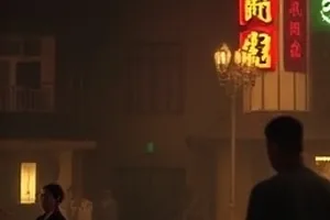 旧站台封面，空荡月台与老式广播喇叭